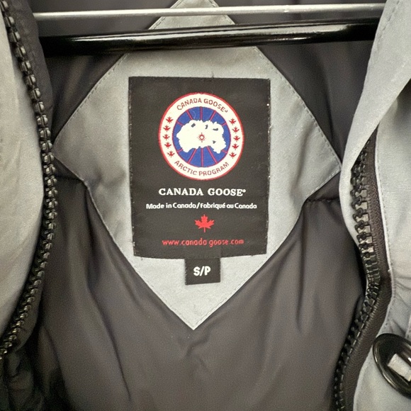 Canada Goose Chilliwack Bomber with Fur Hood - Gray - Small - Picture 3 of 8